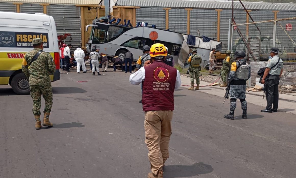 Accidente en Atlacomulco deja 10 fallecidos y 55 heridos; continúan esfuerzos por atender a las víctimas