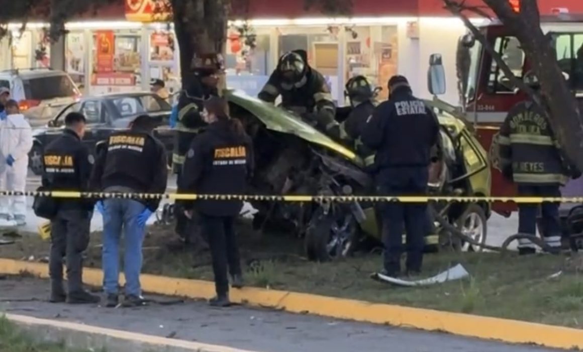 Accidente en Paseo Tollocan en Toluca deja pareja prensada y fallecida