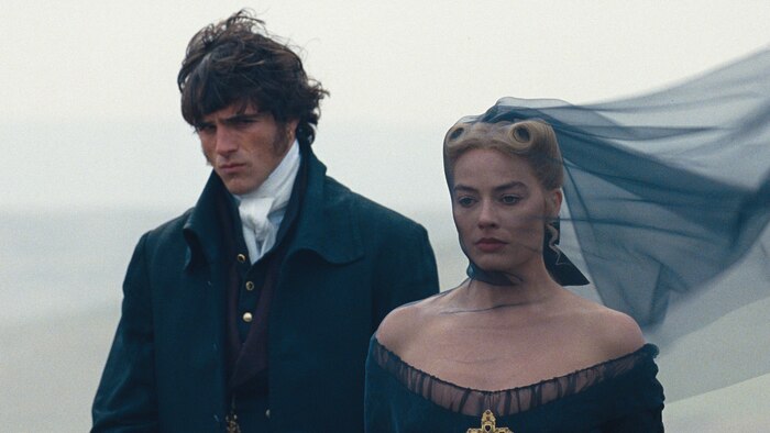 Adaptación de ‘Cumbres Borrascosas’ de Emmerald Fennell redefine el clásico con enfoque sensual y provocador