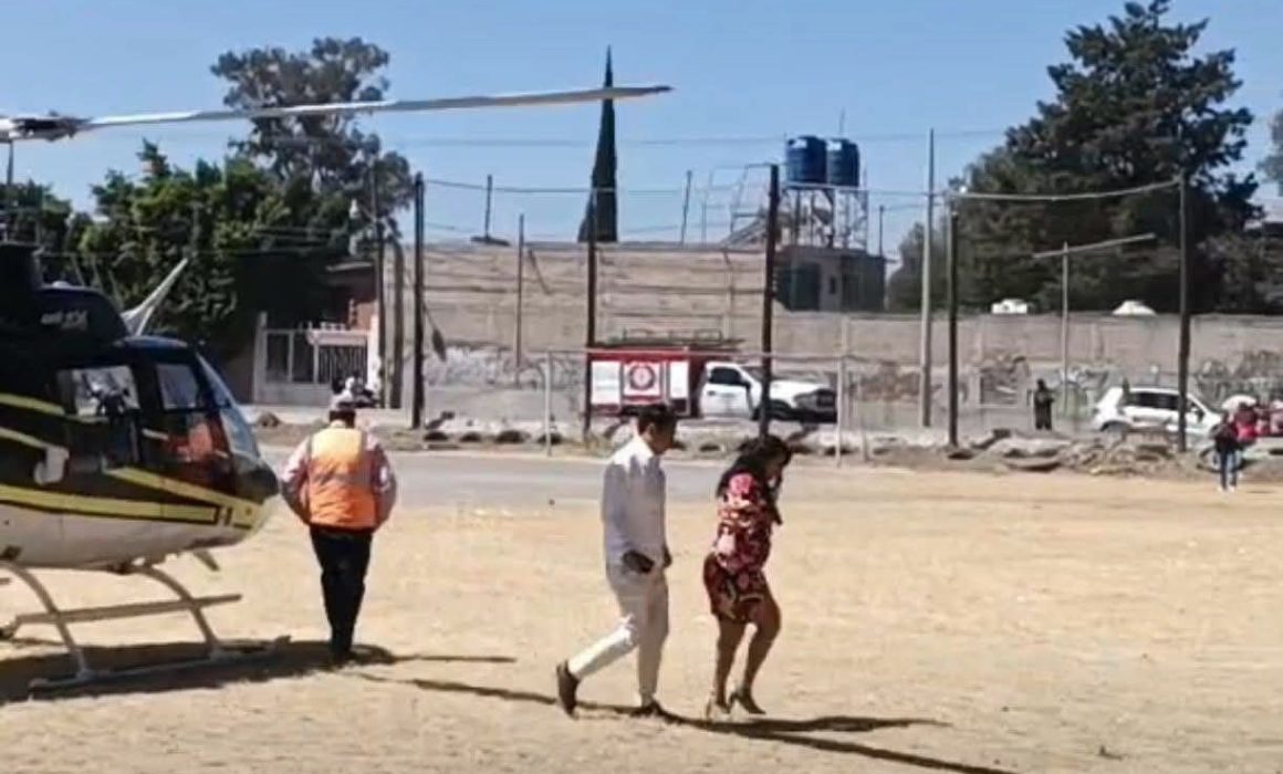 Alcalde de Chiconcuac genera polémica por llegada en helicóptero durante Carnaval 2026