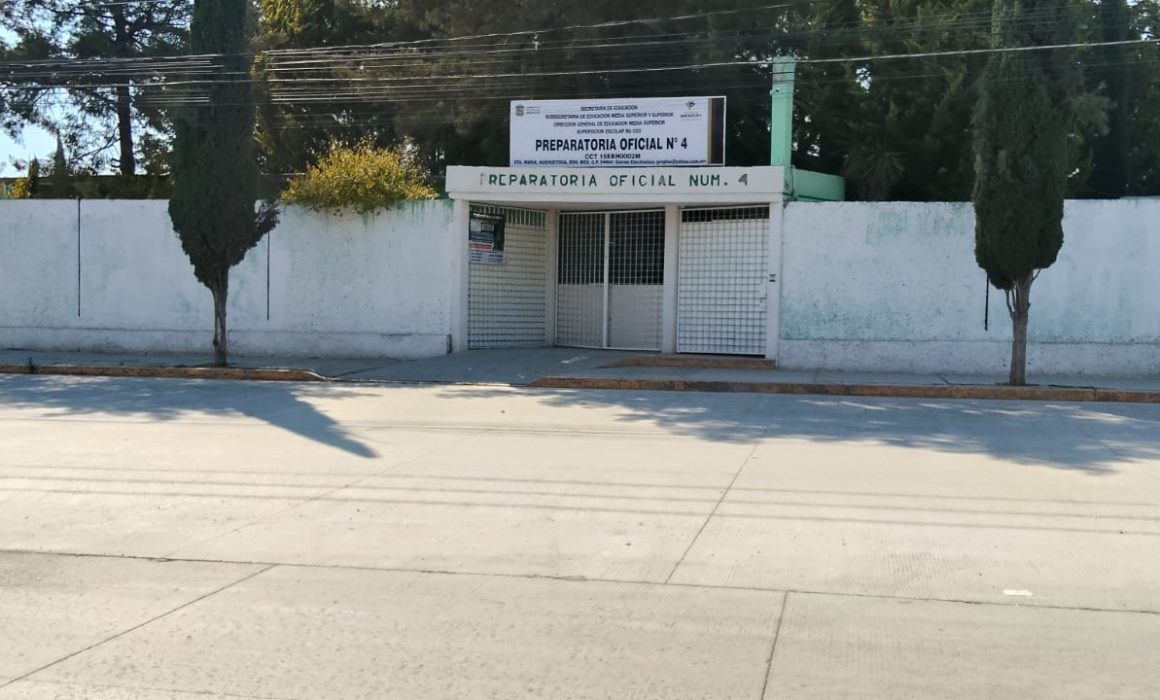 Asaltan a alumno en la puerta de la preparatoria número 4 en Santa María Huehuetoca
