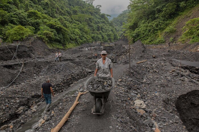 Autoridades detectan 98 bultos de carbón ilegal y quemas activas en Boyacá pese a suspensión previa