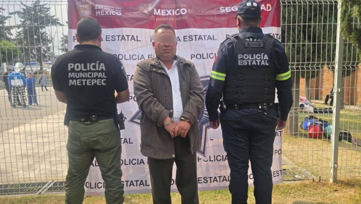 Autoridades detienen al conductor presuntamente responsable de la muerte de mujer al caer de transporte público en Metepec