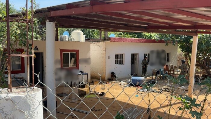 Autoridades mexicanas localizan 10 narcocampamentos, municiones y equipo táctico en operativo contra crimen organizado en Concordia