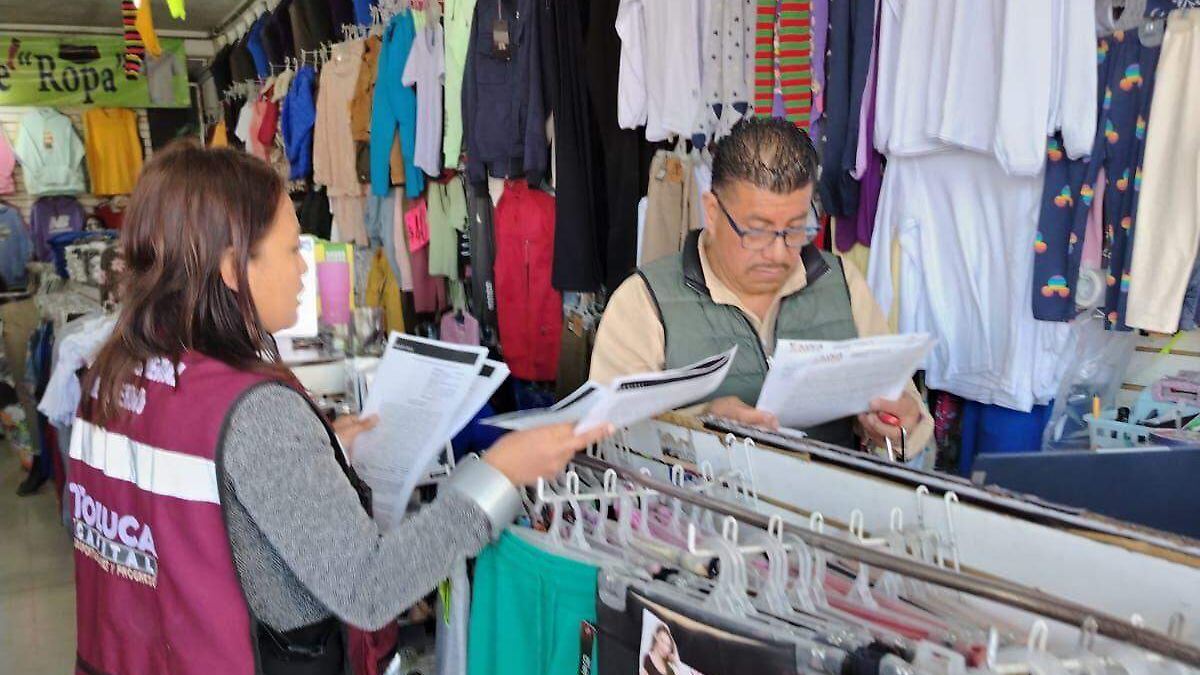 Ayuntamiento de Toluca refuerza operativos para liberar calles y banquetas ocupadas por negocios