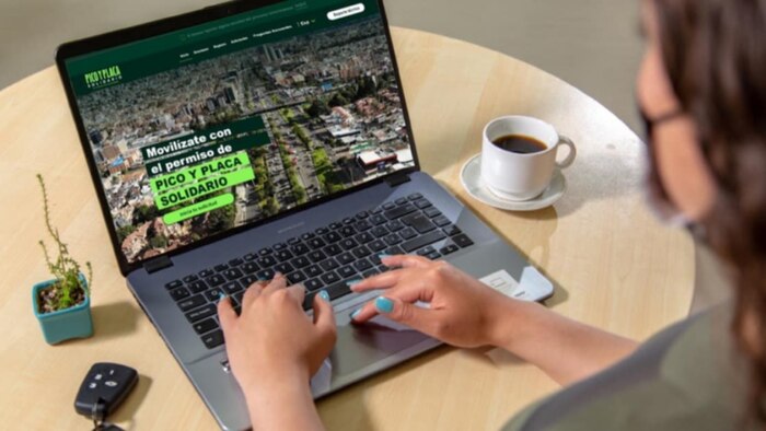 Bogotá actualiza tarifas del Pico y Placa Solidario para 2026 e incrementa costos para autos de municipios cercanos