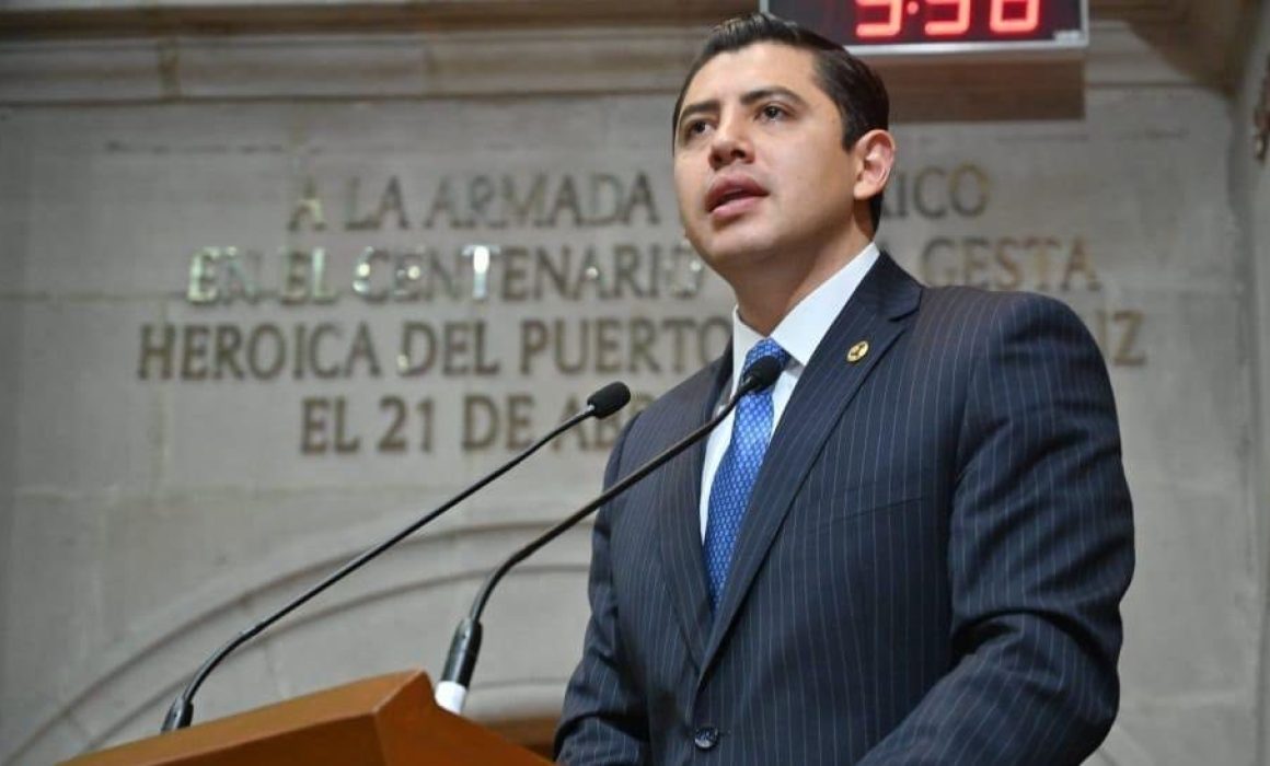 ¿Cómo Carlos Zurita está consolidando su liderazgo en Ixtapaluca y qué implica para su futuro político?