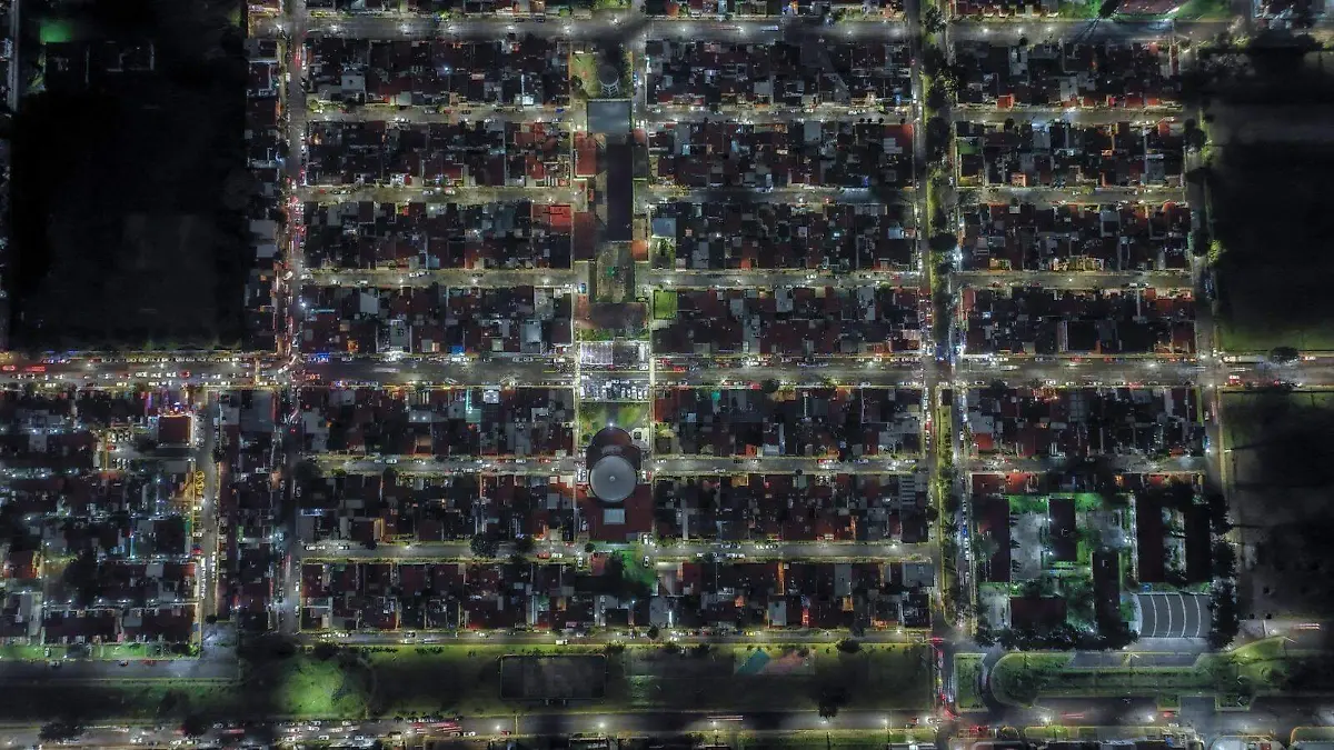 ¿Cómo Toluca logró reducir su deuda con la CFE gracias a las luminarias LED?