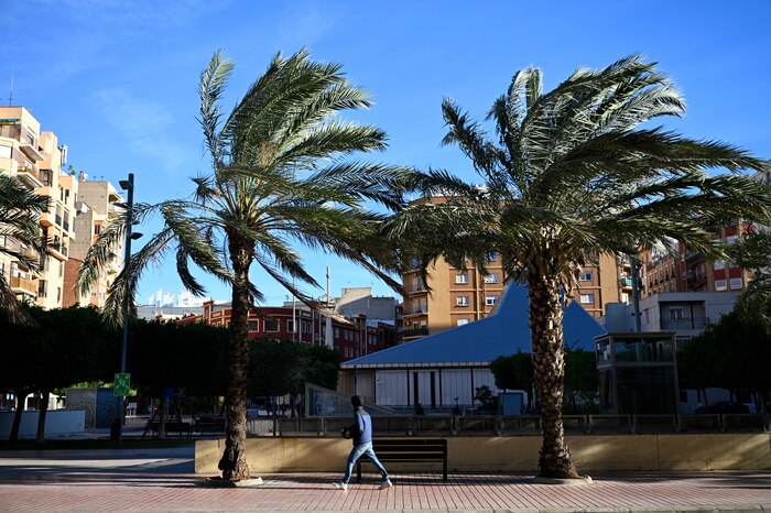 Castellón en alerta roja por vientos huracanados causados por la borrasca Oriana
