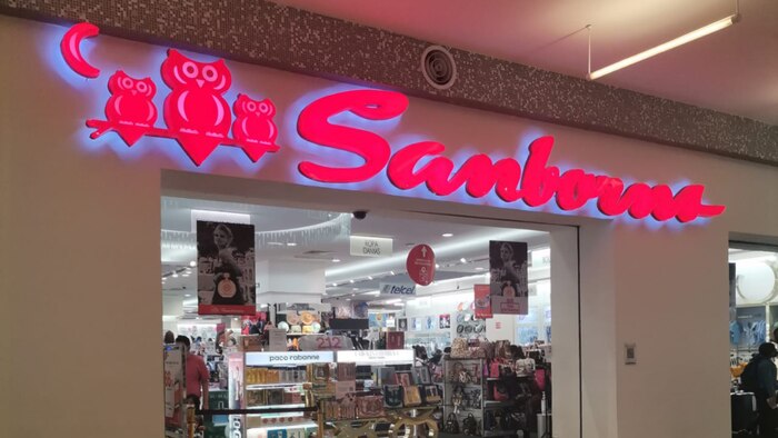 Cierre de sucursal emblemática de Sanborns en CDMX genera inquietud entre clientes y especialistas