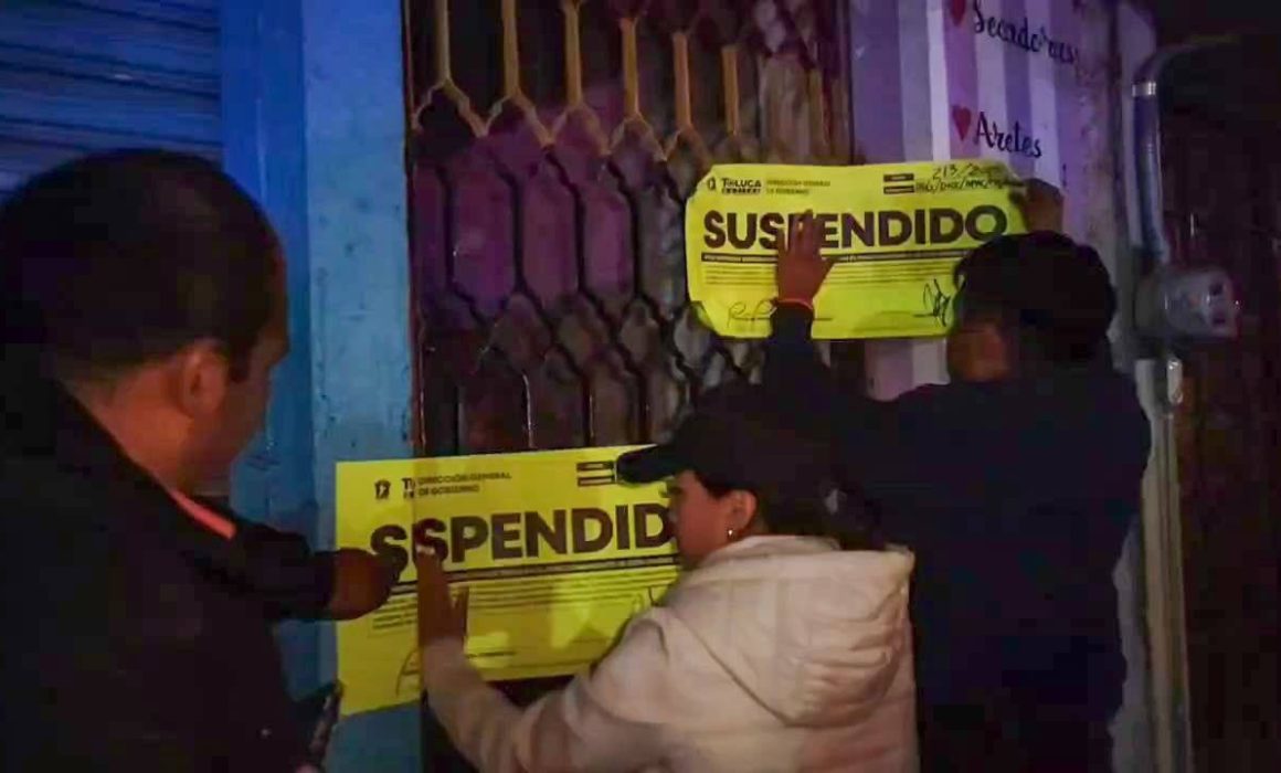 Clausuran changarros en Toluca por vender alcohol durante la Ley Seca