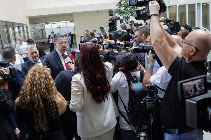 Congreso de Costa Rica elimina penas de prisión para periodistas por calumnia e injuria en reforma histórica