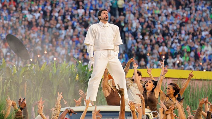 David Faitelson critica el mensaje social en el espectáculo de Bad Bunny en el Super Bowl 2026