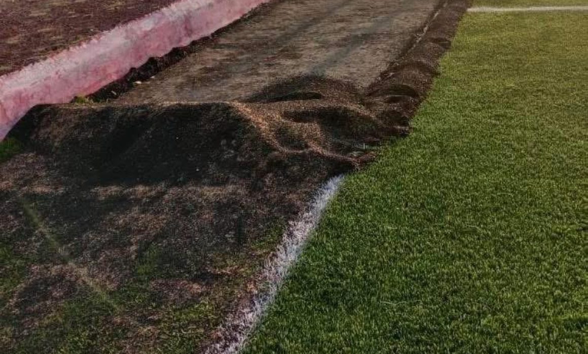 Delincuentes roban más de 20 metros de pasto sintético en cancha de Atlacomulco