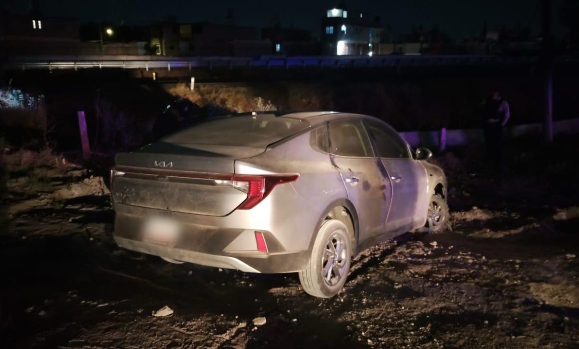 ¡Detenidos en Tecámac! La policía desmantela banda peligrosa dedicada a robar autos en plena vía pública