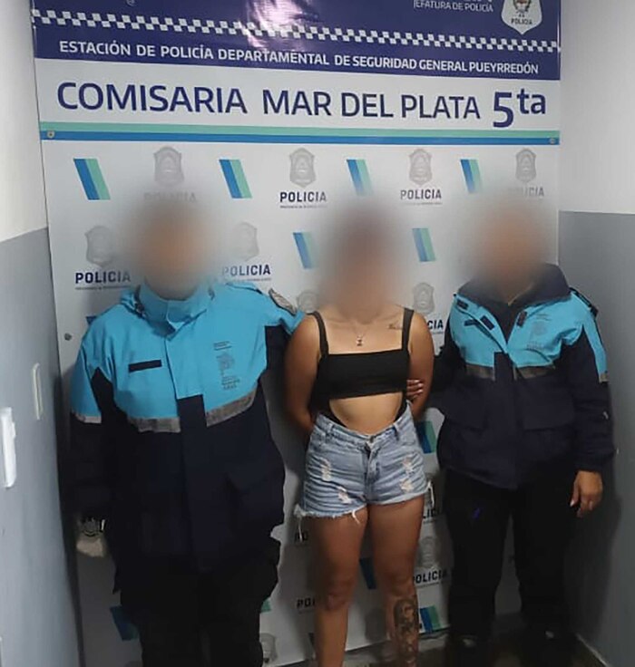 Detienen en Mar del Plata a una joven de 19 años con arma de guerra en un balneario de Punta Mogotes