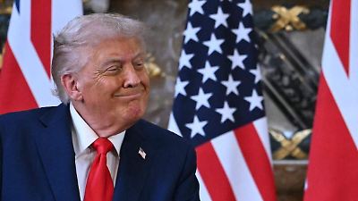 Donald Trump amenaza con retirar licencias a cadenas que lo critiquen y celebra la cancelación de programa de Jimmy Kimmel