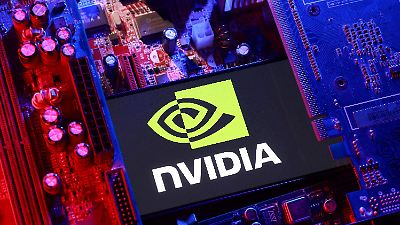 EE.UU. acusa a China de bloquear chips de Nvidia antes de reunión con Xi y Trump