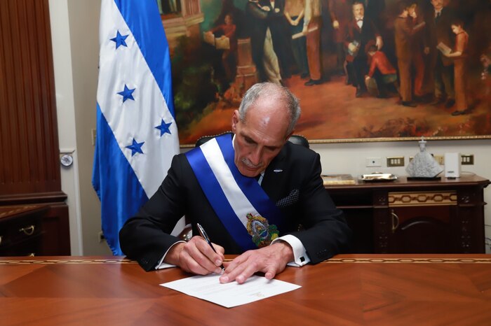 Embajada de Estados Unidos destaca la ampliación del Régimen de Importación Temporal en Honduras para fortalecer sectores productivos