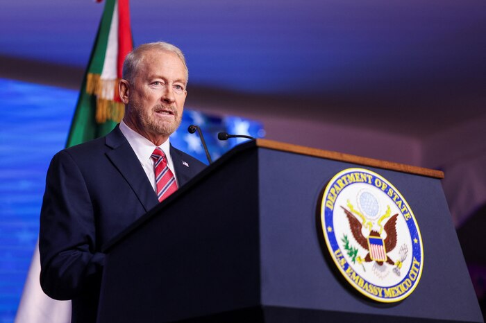 Embajador de Estados Unidos en México elogia operaciones contra la cartel de Los Salazar en Querétaro