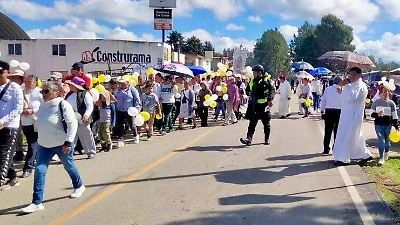En Texcapilla, caminata por la paz y esperanza ante la violencia