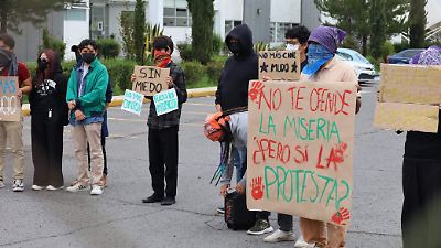 Estudiantes de la UAEMex exigen voto universal y destitución de autoridades
