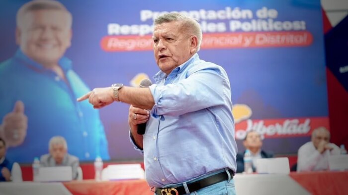 Exgerente del GORE La Libertad autorizó pagos irregulares por más de S/30 mil a su madre y César Acuña lo mantiene como candidato