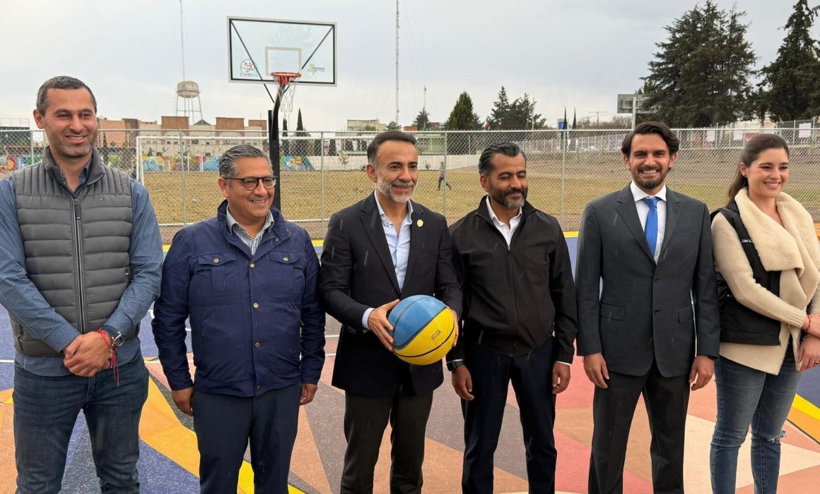 Fernando Flores inaugura infraestructura deportiva renovada en San Salvador Tizatlalli, Metepec