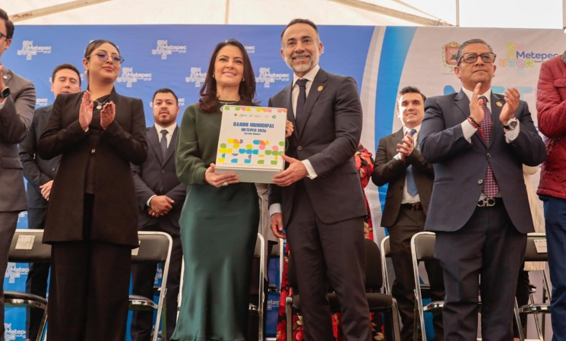 Fernando Flores promulga el Bando Municipal 2026 en Metepec con enfoque humanista e inclusión social
