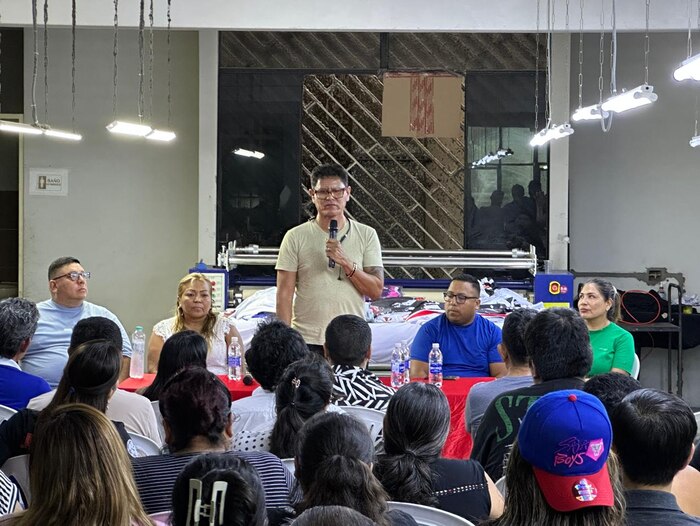 Gremio de MYPES acusa al ministro César Quispe por presunto encubrimiento en caso de corrupción en programa del Produce