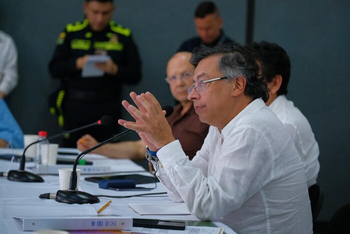 Gustavo Petro defiende su gestión frente a crisis en Córdoba y niega responsabilidades en manejo de Urrá