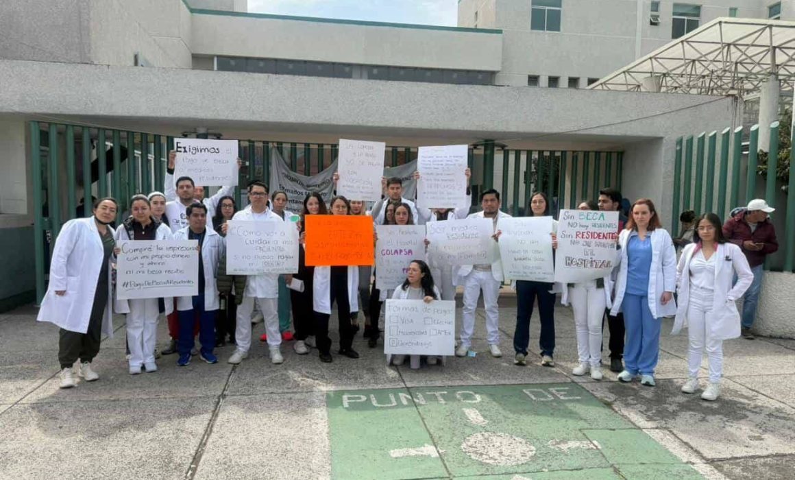 ¿Hasta cuándo seguirán trabajando los médicos residentes del Hospital Mónica Pretelini sin cobrar?