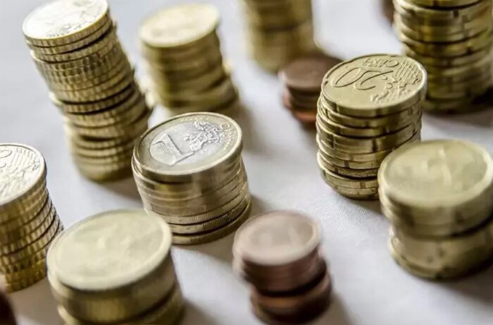 Hombre chino de 42 años es detenido en Milán por intentar cambiar 19 kilos de monedas falsas en un centro comercial