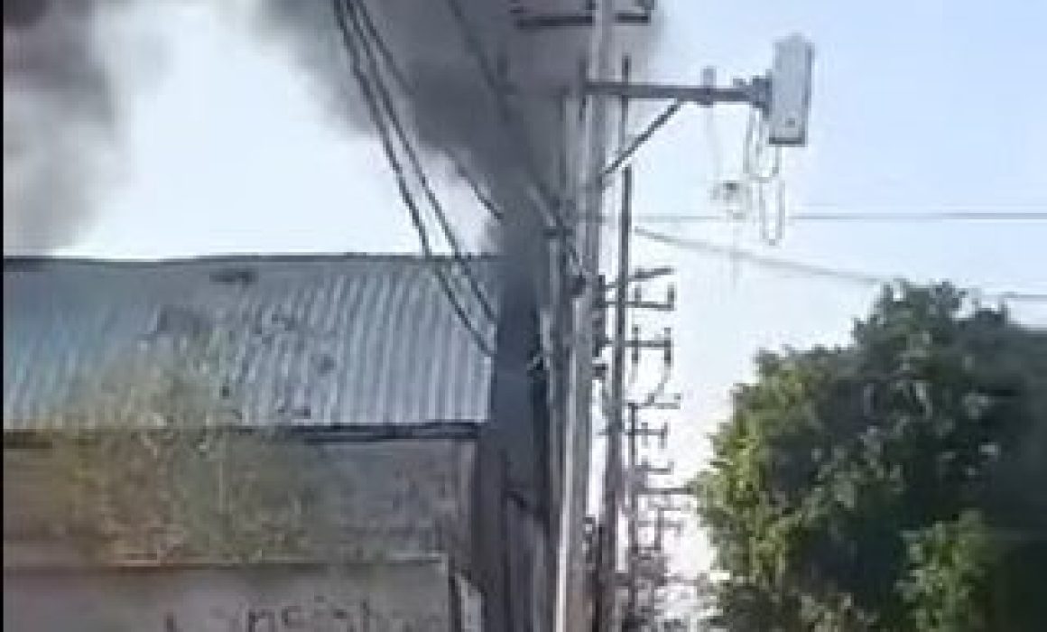 ¡Impactante! Así se incendiaron en llamas miles de botellas de PET en Ecatepec y pudo haber sido mucho más grave