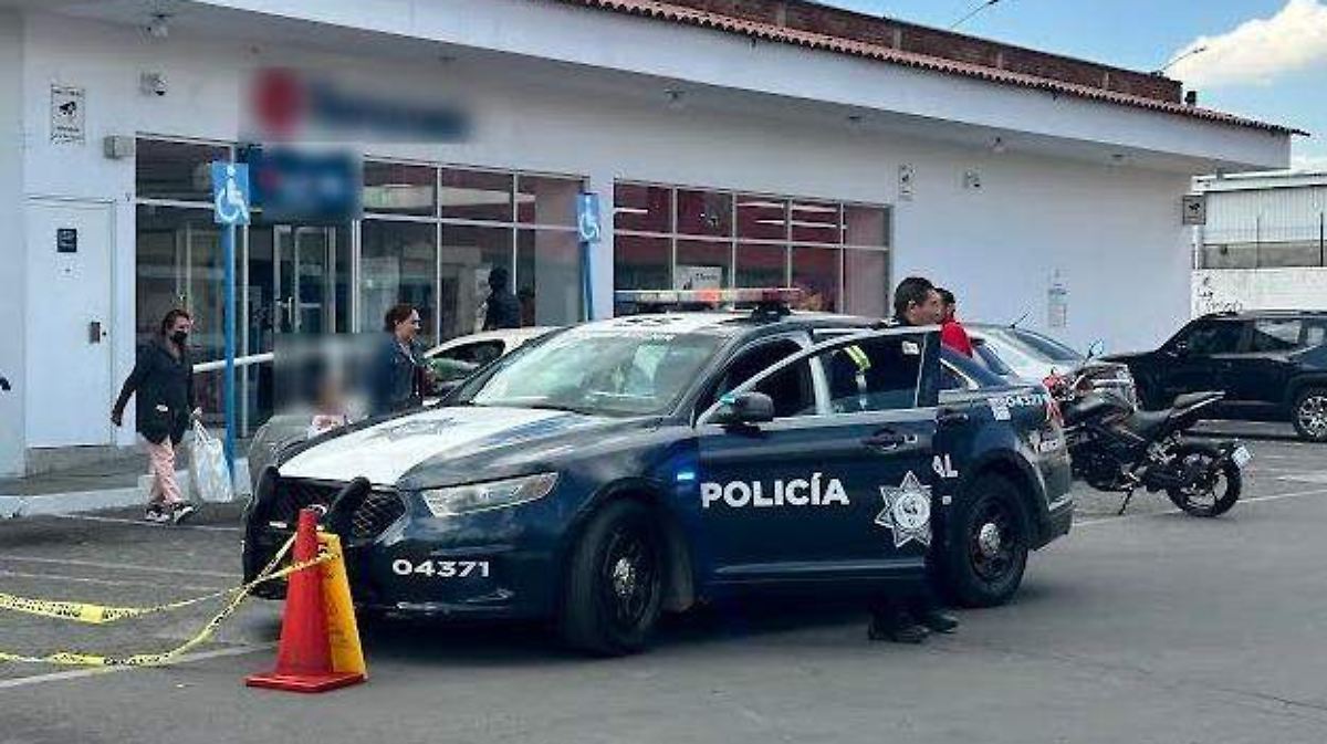 ¡Impactante! Asaltan y hieren a un cuentahabiente en plena vía frente a un banco en Toluca