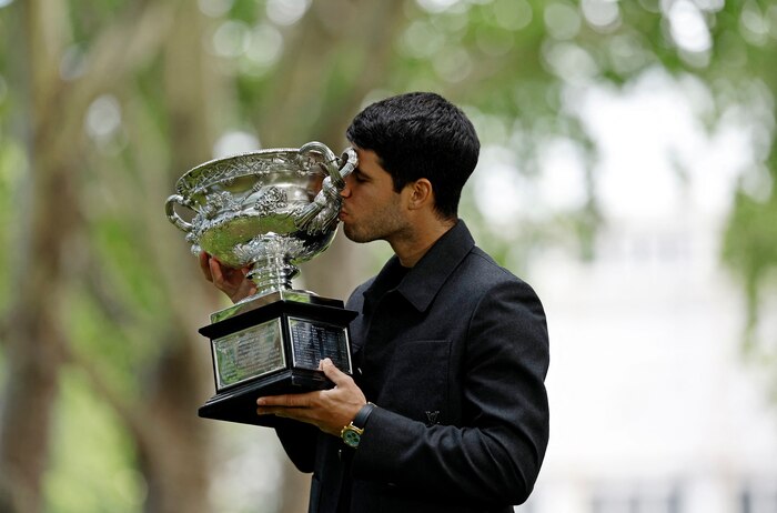 Impuestos reducen en más de la mitad el premio de Carlos Alcaraz tras ganar el Abierto de Australia
