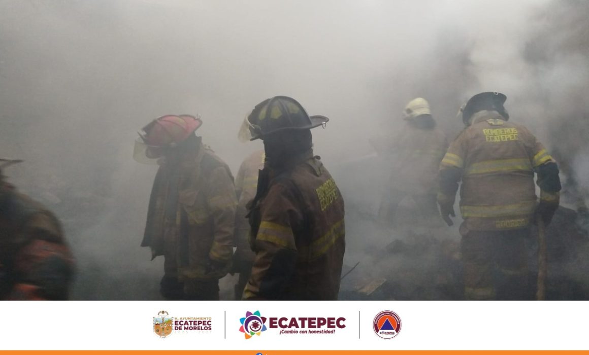 Incendio en inmueble de Ecatepec provoca cortocircuitos en cables de la CFE y daños en viviendas