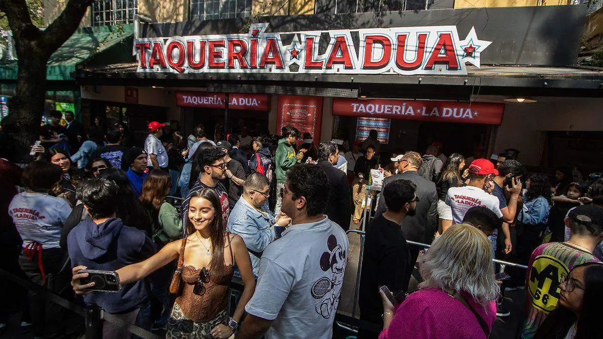 ¡Increíble! La Taquería La Dua se vuelve el epicentro del fandom en CDMX y sorprende a todos