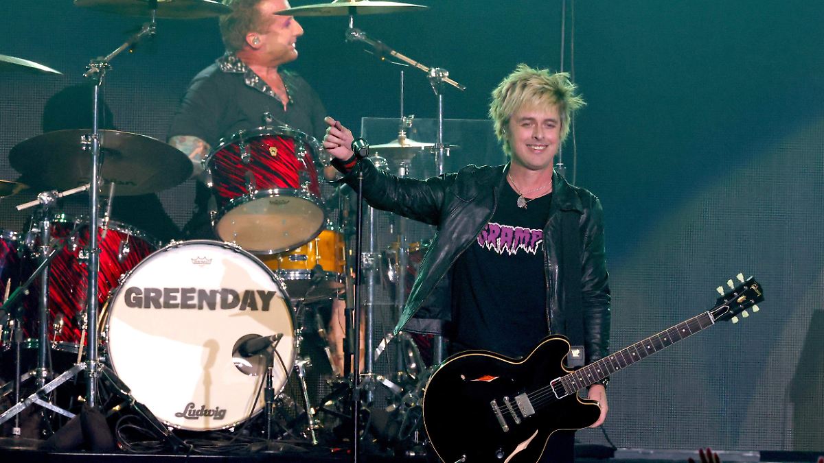 ¡Inesperado! Green Day será la banda que abrirá el Super Bowl 2026