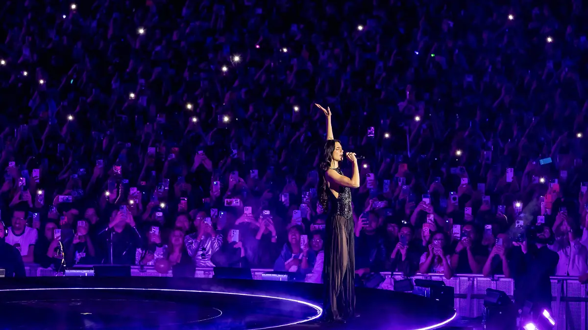 ¡Inesperado dueto en CDMX! Dua Lipa invita a Fher de Maná en su segundo concierto