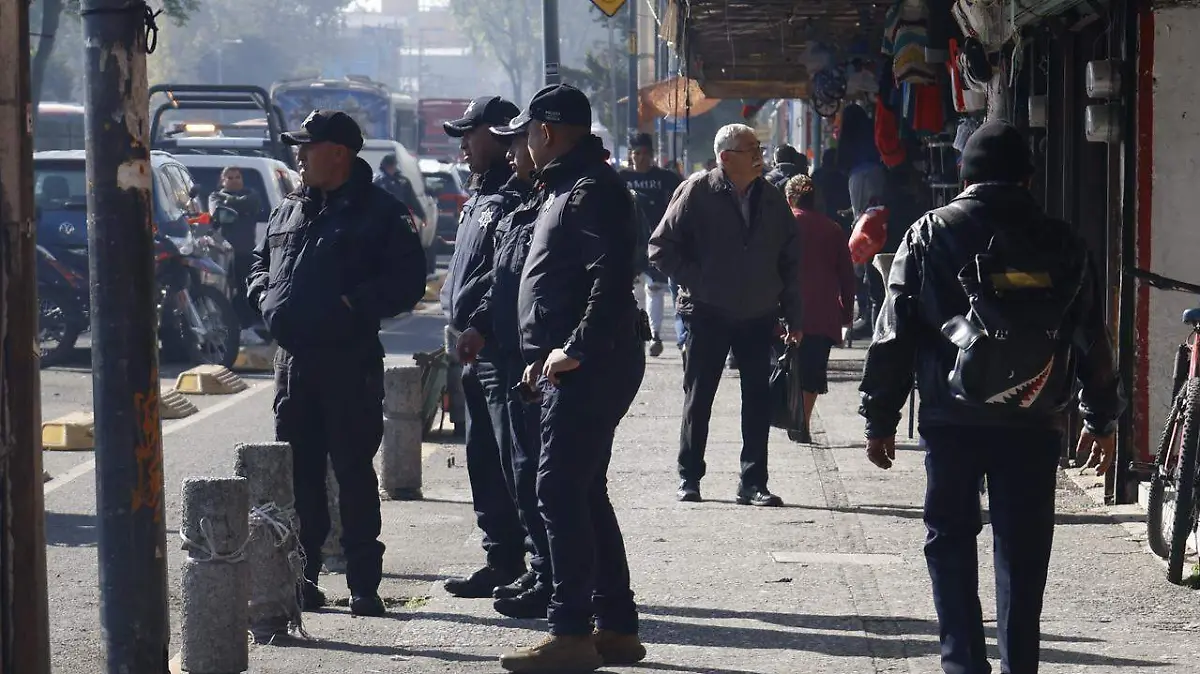 ¡Inesperado operativo! Desalojan a ambulantes en la zona de la Terminal de Toluca
