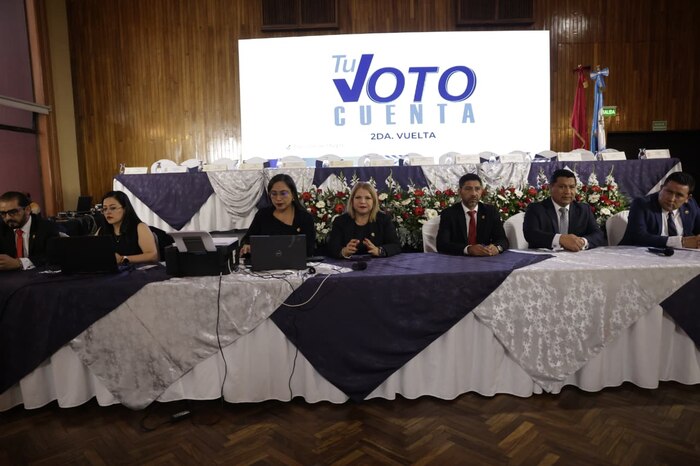 Inicia el conteo de votos para magistrados de la Corte de Constitucionalidad y Tribunal Electoral en Guatemala