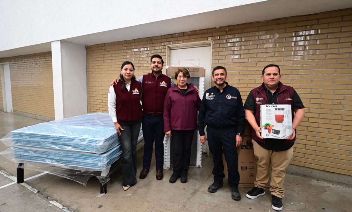 ¡Inicia la recuperación! Delfina Gómez entrega 4 mil kits a familias afectadas en Nezahualcóyotl