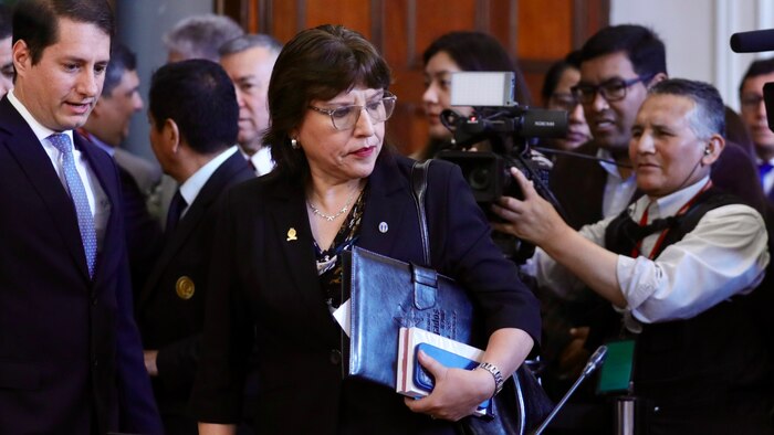 JNJ inicia investigación contra Delia Espinoza por uso indebido de vehículos oficiales durante suspensión