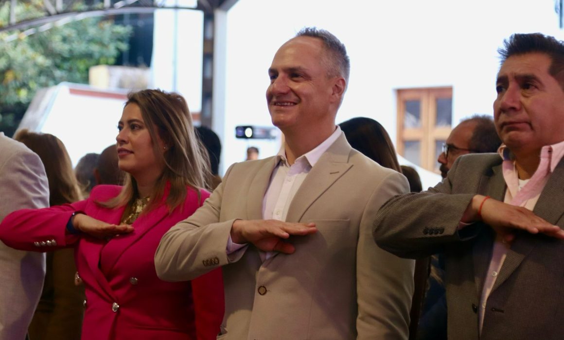 Jesús Cuanalo participa en la promulgación del Bando Municipal 2026 de Texcoco