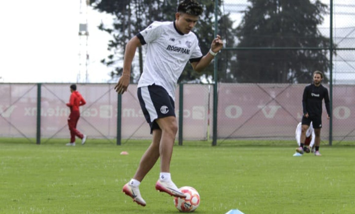 Jesús Gallardo advierte que el duelo ante Chivas será un reto difícil para Toluca
