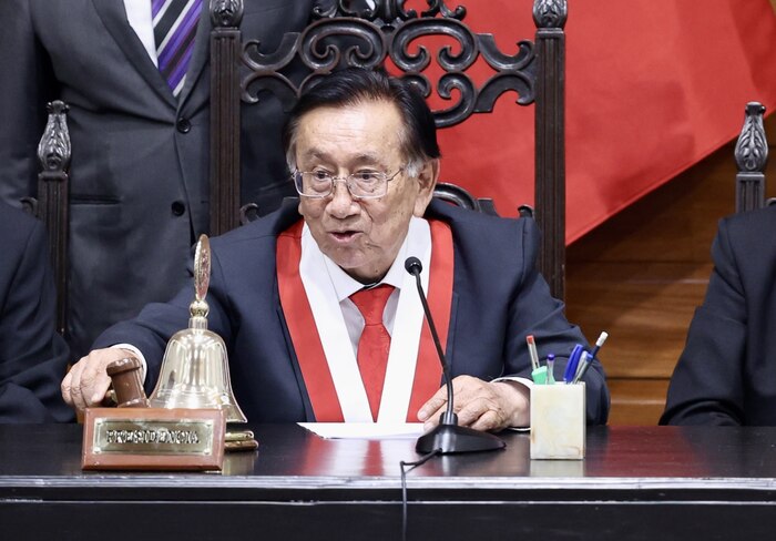 José Balcázar asume la presidencia interina del Perú tras censura a José Jerí