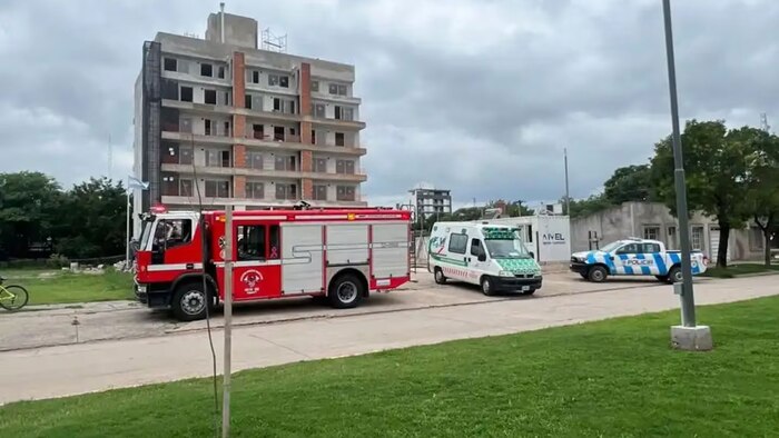 Joven de 21 años cae desde el sexto piso en Córdoba y permanece en estado grave