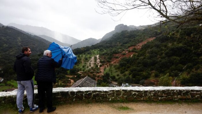 La situación de circulación atlántica y aire húmedo mantendrá lluvias intensas en España durante la próxima semana, advierte la Aemet