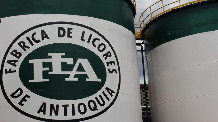 La suspensión del decreto permite a la Fábrica de Licores de Antioquia reducir en promedio un 10% el precio de sus aguardientes